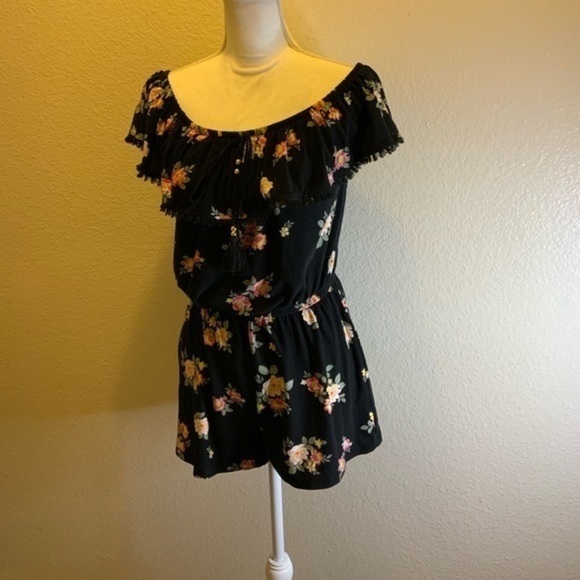 Derek Heart Short Romper - Picture 2 of 7